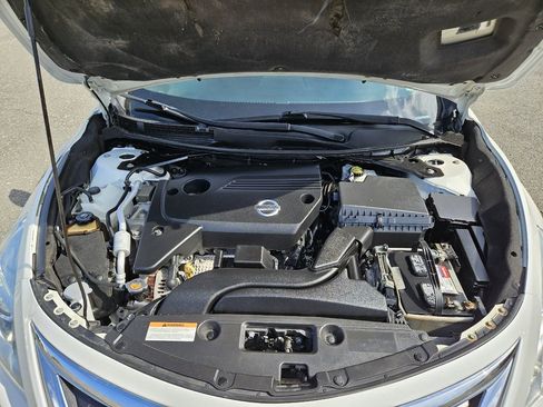 Used 2013 Nissan Altima 2.5 SV image 22