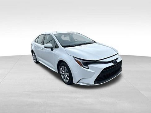 Used 2024 Toyota Corolla LE image 30