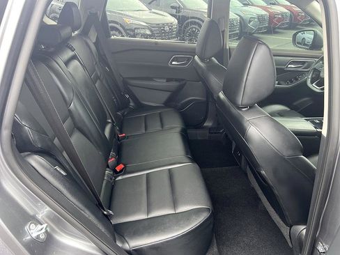 Certified 2021 Nissan Rogue SV w/ Premium Package image 16