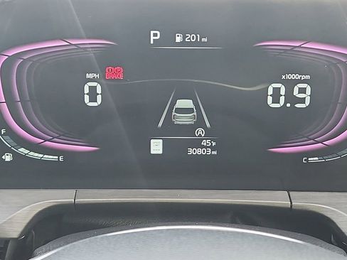 Used 2025 Kia Telluride AWD image 19