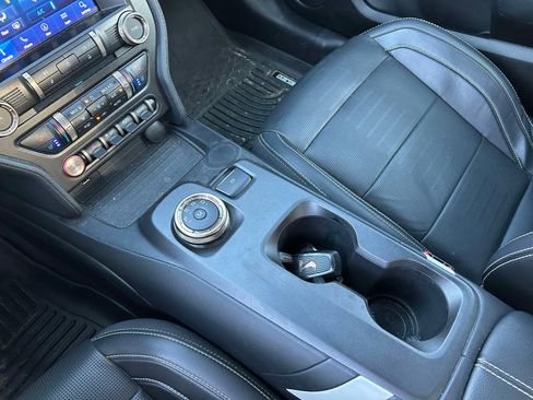 Used 2021 Ford Mustang Shelby GT500 w/ Technology Package RWD image 16