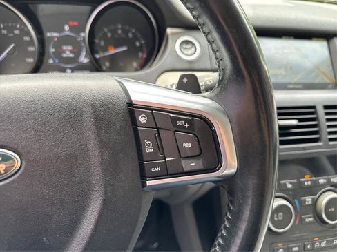 Used 2017 Land Rover Discovery Sport SE AWD/4WD image 30