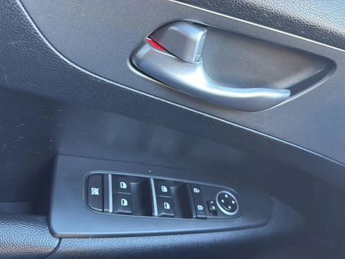 Used 2019 Kia Forte LXS image 22