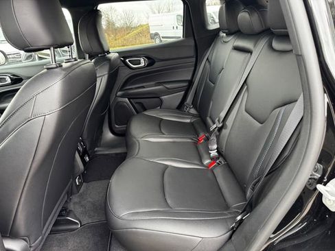 New 2026 Jeep Compass Limited image 18