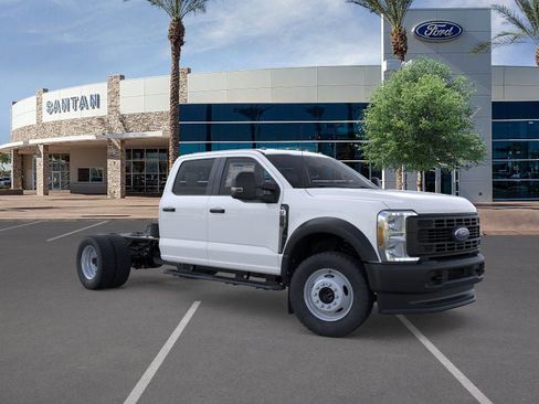 New 2025 Ford F550 4x4 Crew Cab image 7
