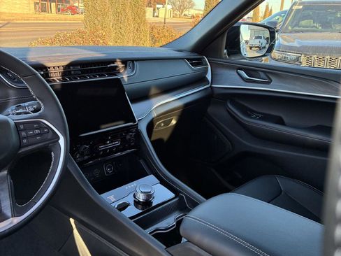 New 2025 Jeep Grand Cherokee L Limited w/ Black Appearance Package image 8