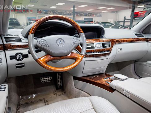 Used 2011 Mercedes-Benz S 550 image 16