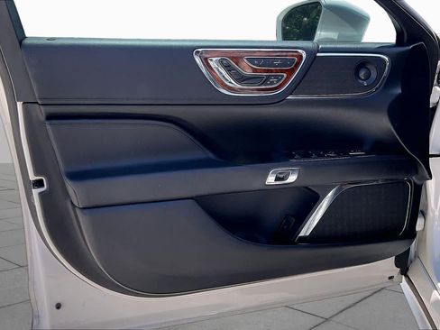 Used 2018 Lincoln Continental Reserve FWD image 21