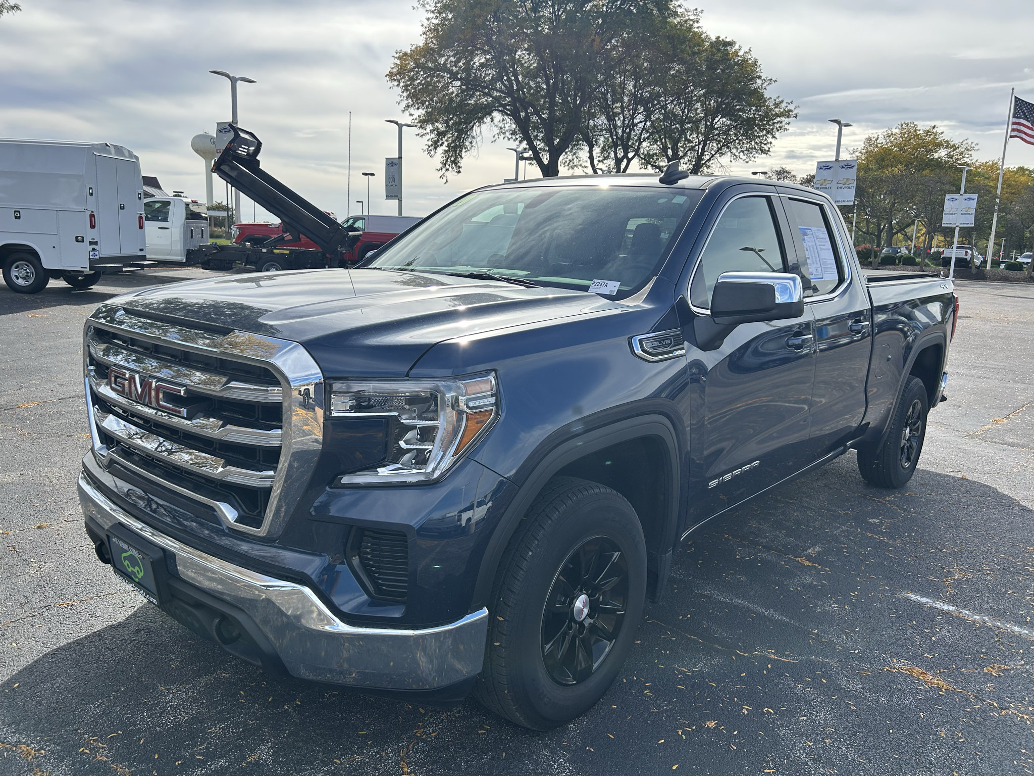 Used 2020 GMC Sierra 1500 SLE w/ SLE Value Package AWD/4WD image 3