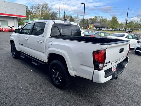 Used 2023 Toyota Tacoma SR5 w/ Technology Package AWD/4WD image 7