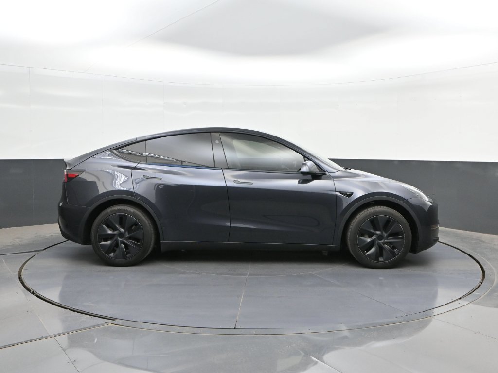 Used 2024 Tesla Model Y Long Range RWD image 24