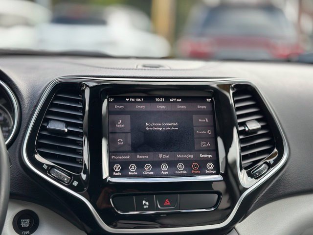 Used 2019 Jeep Cherokee Limited AWD/4WD image 14