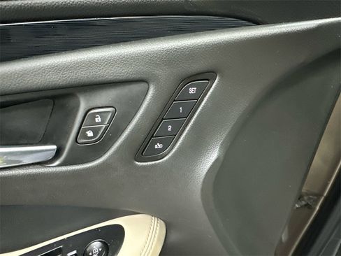 Used 2018 Buick Envision Essence image 12