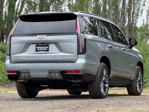 Used 2023 Cadillac Escalade V AWD/4WD image 7