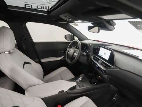 Certified 2025 Lexus UX 300h FWD w/ Accessory Package (Z1) image 20