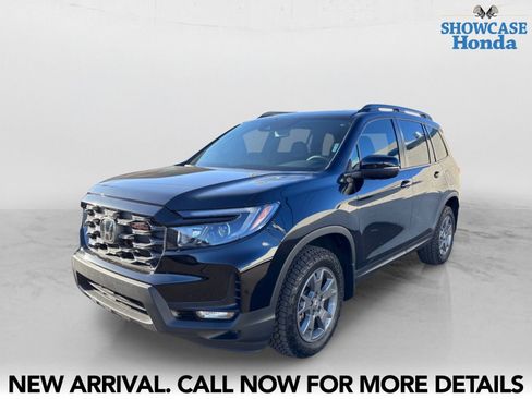 Used 2025 Honda Passport TrailSport image 2