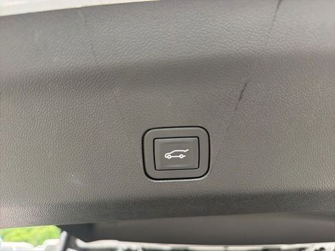 Used 2026 GMC Yukon XL Denali w/ Sun & Power Step Package AWD/4WD image 5