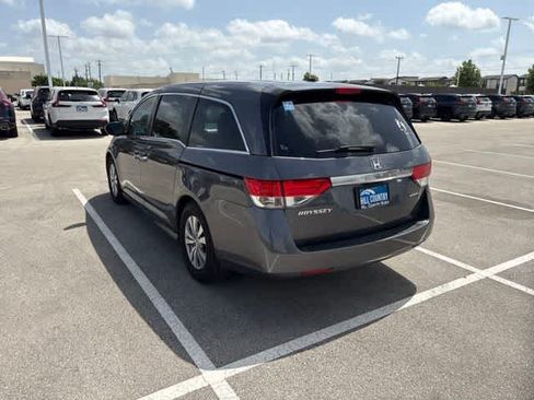 Used 2016 Honda Odyssey SE image 3