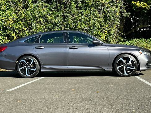 Used 2019 Honda Accord Sport image 2