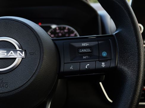 Used 2023 Nissan Rogue SV image 25