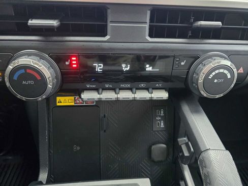 Certified 2025 Toyota 4Runner TRD Off-Road image 31