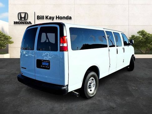 Used 2024 Chevrolet Express 3500 LS RWD image 3