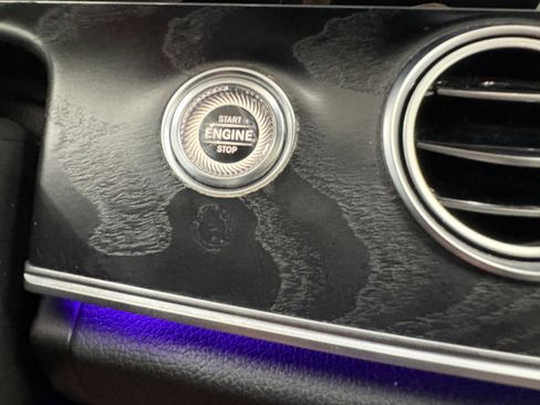 Used 2017 Mercedes-Benz E 300 4MATIC image 16