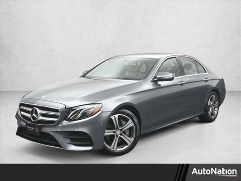 Used 2017 Mercedes-Benz E 300 4MATIC image 1