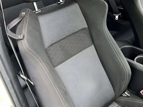 Used 2017 Toyota 86 image 16