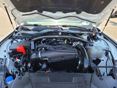 Used 2025 Ford Mustang Premium RWD image 27