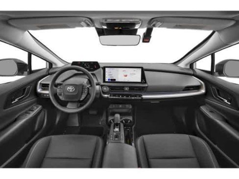 Used 2024 Toyota Prius XLE FWD image 4