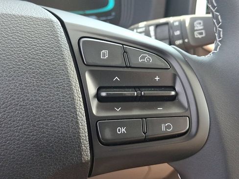 Used 2024 Hyundai Venue SEL FWD image 22
