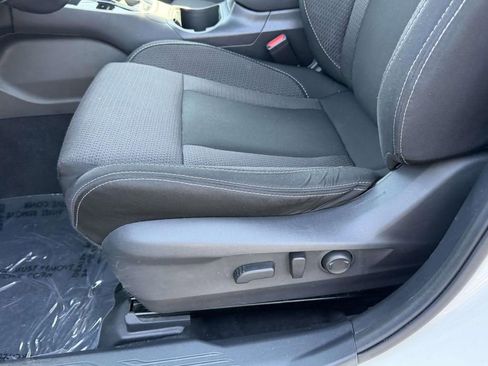 Used 2022 Subaru Outback Premium AWD/4WD image 17