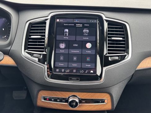 Certified 2024 Volvo XC90 B6 Plus AWD/4WD image 12