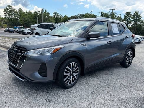Used 2021 Nissan Kicks SV FWD image 3