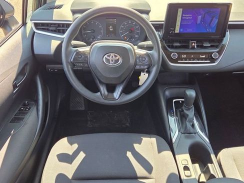 Used 2025 Toyota Corolla LE image 7