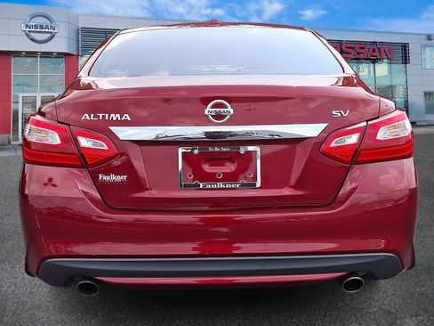 Certified 2017 Nissan Altima 2.5 SV w/ Convenience Package FWD image 5