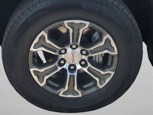 Certified 2025 GMC Sierra 1500 SLT RWD image 24
