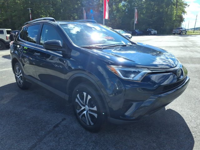 Used 2017 Toyota RAV4 LE FWD image 1