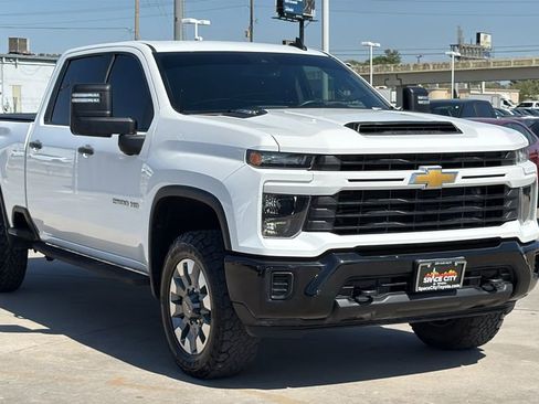 Used 2024 Chevrolet Silverado 2500 Custom w/ Custom Value Package AWD/4WD image 7