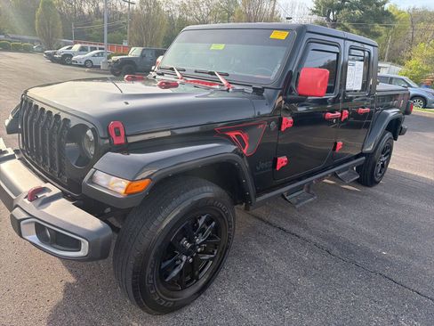 Used 2022 Jeep Gladiator Sport image 9