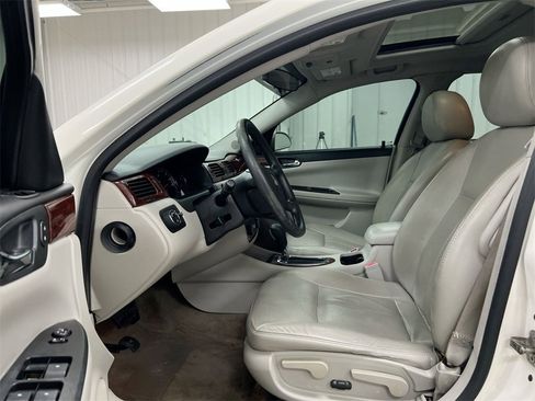 Used 2009 Chevrolet Impala LT image 19