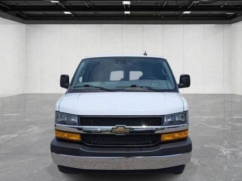 Used 2025 Chevrolet Express 3500 LT w/ LT Preferred Equipment Group RWD image 8