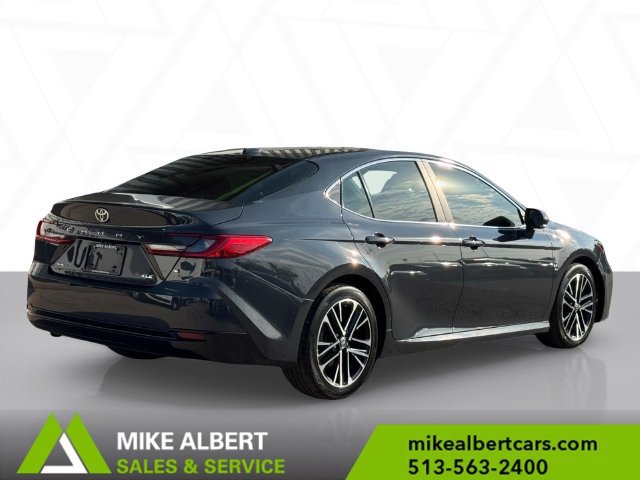 Used 2025 Toyota Camry XLE FWD image 4