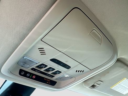 Used 2023 Buick Enclave Essence w/ Experience Buick Package image 20