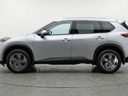 Used 2025 Nissan Rogue SV FWD image 5
