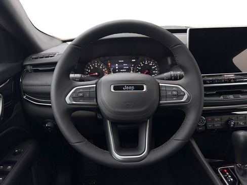 New 2026 Jeep Compass Latitude image 12