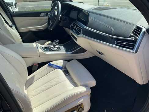 Used 2021 BMW X7 xDrive40i w/ M Sport Package AWD/4WD image 33