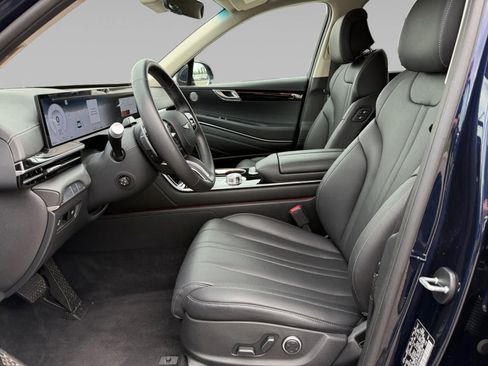 Used 2025 Genesis GV80 2.5T AWD/4WD image 11