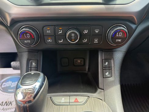 Used 2017 GMC Acadia SLT AWD/4WD image 41